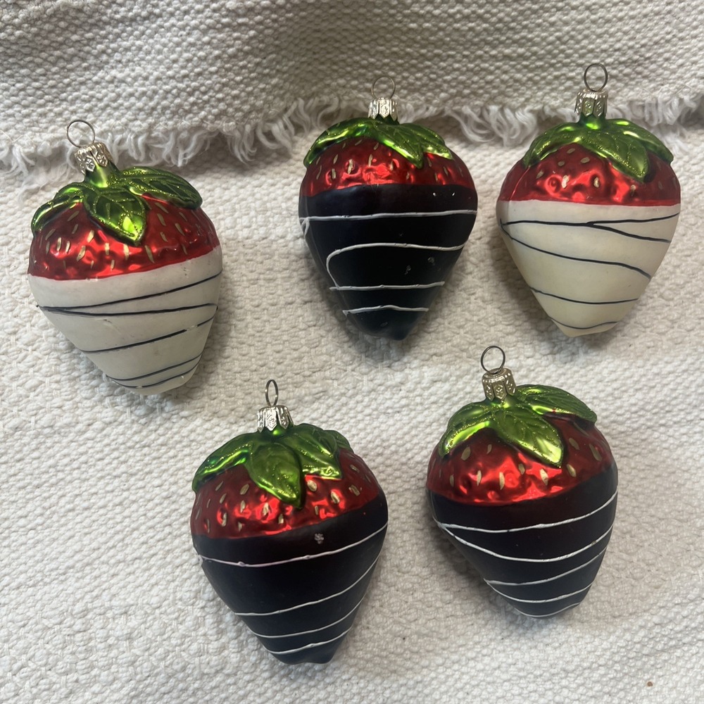 Dark White Chocolate Dipped Strawberry Christmas Ornaments Blown Glass Set Of 5 - Picture 3 of 16